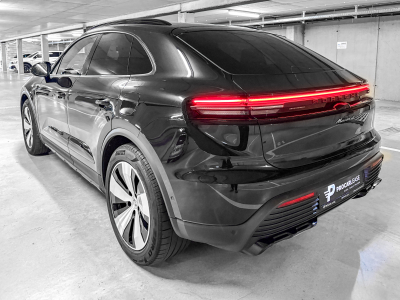 Porsche Macan MACAN 4