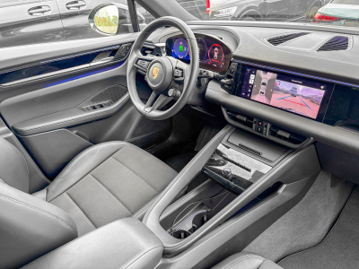 Porsche Macan MACAN 4