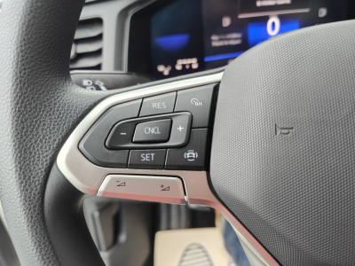 Volkswagen Polo 1.0 TSI CARPLAY RADAR AV + ARR CLIM BLUETOOTH LED