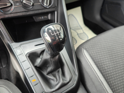 Volkswagen Polo 1.0 TSI CARPLAY RADAR AV + ARR CLIM BLUETOOTH LED