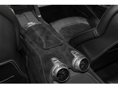 Ferrari GTC4Lusso T V8 - NERO DAYTONA