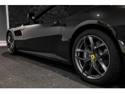 Ferrari GTC4Lusso T V8 - NERO DAYTONA