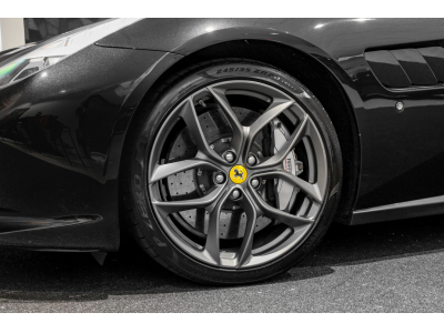 Ferrari GTC4Lusso T V8 - NERO DAYTONA