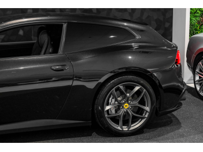 Ferrari GTC4Lusso T V8 - NERO DAYTONA