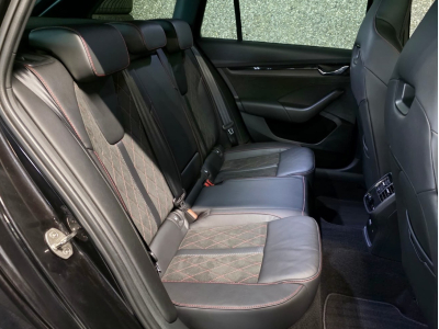 Skoda Octavia RS COMBI 2.0 TSI 245 DSG HEAD UP CANTON PANO CUIR NAVI