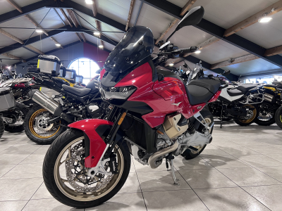 Moto Guzzi V 100 MANDELLO ROSSO MAGMA