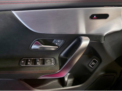 Mercedes-Benz CLA 180 D AMG LINE NEW MODEL CUIR NAVI