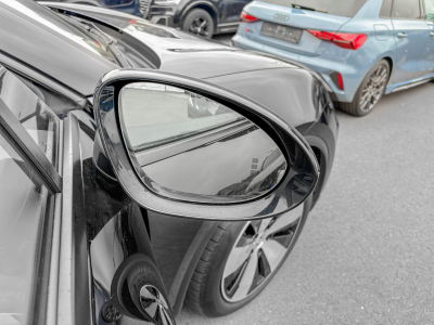 Porsche Macan MACAN 4
