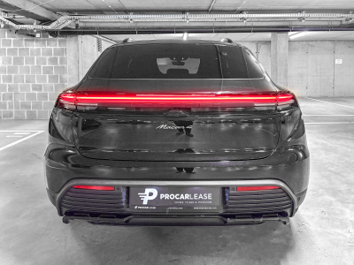 Porsche Macan MACAN 4