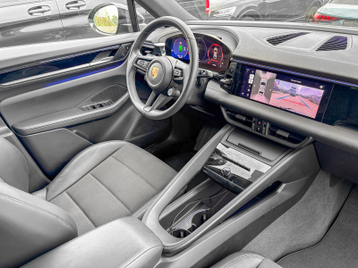 Porsche Macan MACAN 4