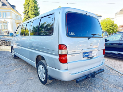 Toyota Hiace Hiace 2.5/8xSitzer/Klima/2xSchiebetürer/Kühlschr