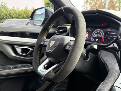 Lamborghini Urus Urus 4.0 V8 Autom./23Zoll/HEADUP/KERAMIK/NACHTSI