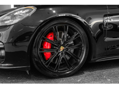 Porsche Panamera Sport Turismo GTS V8