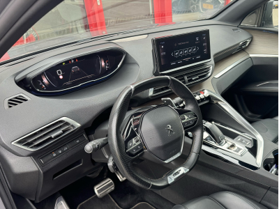 Peugeot 5008 2.0 BLUEHDI 180 GT 7 SITZE FOCAL PANO CUIR NAVI 1 HAND