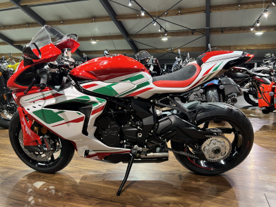 MV Agusta F3 800 RC kit racing  inclus.