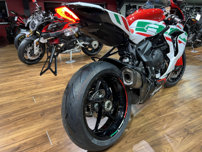 MV Agusta F3 800 RC kit racing  inclus.
