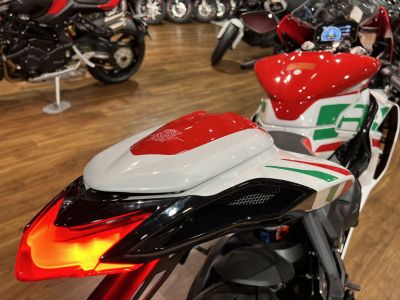 MV Agusta F3 800 RC kit racing  inclus.