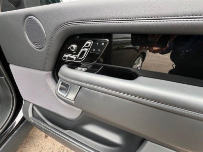 Land-Rover Range Rover 3.0 D300 Vogue I Panorama - AHK -VOLL