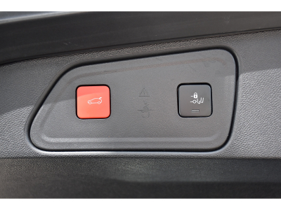 Peugeot 3008 1.2 Hybrid Allure e-DSC6