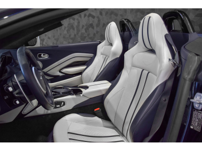 Aston Martin V8 Vantage ROADSTER - Ultramarine Black