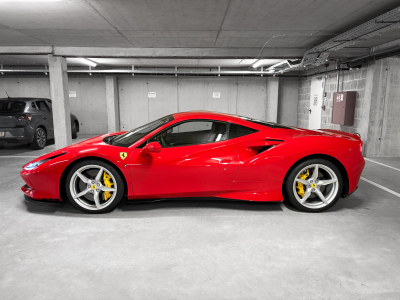 Ferrari F8 Tributo F1 VOLL/20/LIFT/KAMERA/PASSENGER D/CARBON STEERING W