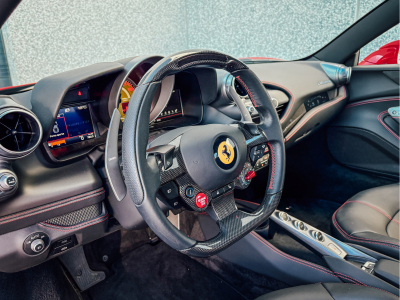 Ferrari F8 Tributo F1 VOLL/20/LIFT/KAMERA/PASSENGER D/CARBON STEERING W