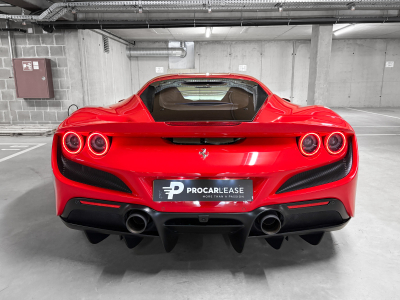 Ferrari F8 Tributo F1 VOLL/20/LIFT/KAMERA/PASSENGER D/CARBON STEERING W