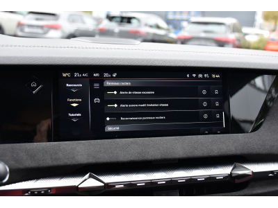 DS Automobiles DS4 1.5 BlueHDI Performance Line EAT8