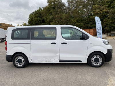 Peugeot Expert 1.5Hdi 130 9 places Navi Apple CarPlay Camera AHK