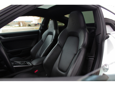 Porsche 911 (992) CARRERA