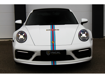 Porsche 911 (992) CARRERA