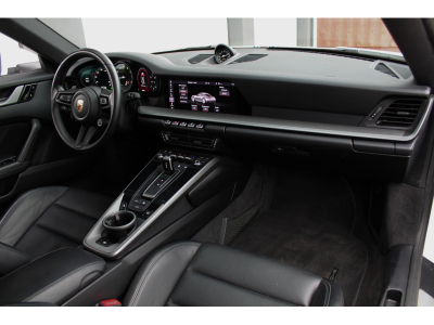 Porsche 911 (992) CARRERA