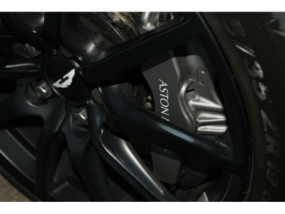 Aston Martin V12 Vantage S FRANCAISE | SUIVI | CARBONE | HAMMERHEAD SILVER | HOUSSE | CHARGEUR