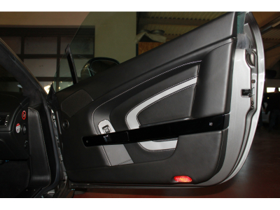 Aston Martin V12 Vantage S FRANCAISE | SUIVI | CARBONE | HAMMERHEAD SILVER | HOUSSE | CHARGEUR