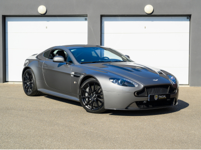 Aston Martin V12 Vantage S FRANCAISE | SUIVI | CARBONE | HAMMERHEAD SILVER | HOUSSE | CHARGEUR