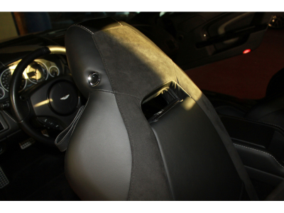 Aston Martin V12 Vantage S FRANCAISE | SUIVI | CARBONE | HAMMERHEAD SILVER | HOUSSE | CHARGEUR