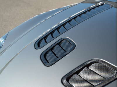 Aston Martin V12 Vantage S FRANCAISE | SUIVI | CARBONE | HAMMERHEAD SILVER | HOUSSE | CHARGEUR