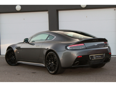 Aston Martin V12 Vantage S FRANCAISE | SUIVI | CARBONE | HAMMERHEAD SILVER | HOUSSE | CHARGEUR