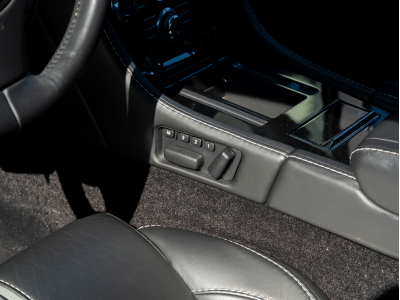 Aston Martin V12 Vantage S FRANCAISE | SUIVI | CARBONE | HAMMERHEAD SILVER | HOUSSE | CHARGEUR