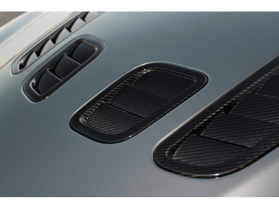 Aston Martin V12 Vantage S FRANCAISE | SUIVI | CARBONE | HAMMERHEAD SILVER | HOUSSE | CHARGEUR