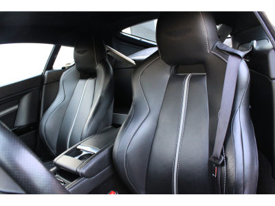 Aston Martin V12 Vantage S FRANCAISE | SUIVI | CARBONE | HAMMERHEAD SILVER | HOUSSE | CHARGEUR