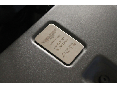 Aston Martin V12 Vantage S FRANCAISE | SUIVI | CARBONE | HAMMERHEAD SILVER | HOUSSE | CHARGEUR