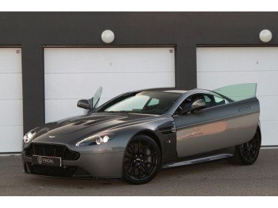 Aston Martin V12 Vantage S FRANCAISE | SUIVI | CARBONE | HAMMERHEAD SILVER | HOUSSE | CHARGEUR