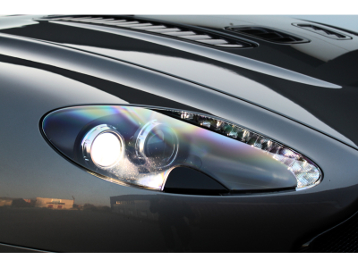 Aston Martin V12 Vantage S FRANCAISE | SUIVI | CARBONE | HAMMERHEAD SILVER | HOUSSE | CHARGEUR