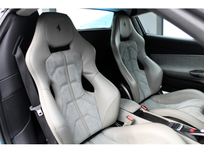 Ferrari 488 Spider SPIDER | CARBONE | BLU CORSA | TORTORA