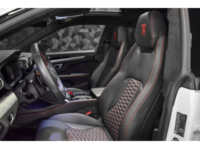 Lamborghini Urus V8 - BIANCO ICARUS METALLIC