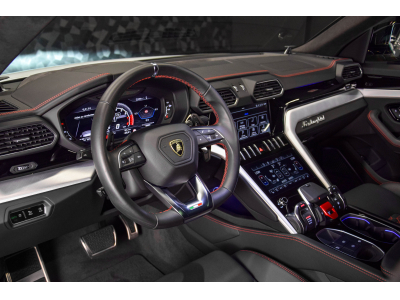 Lamborghini Urus V8 - BIANCO ICARUS METALLIC