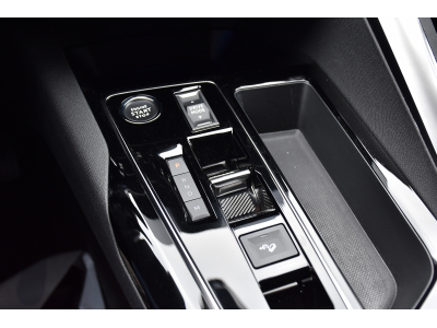 Peugeot 5008 1.2 PureTech Allure EAT8