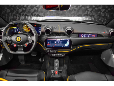 Ferrari Portofino M / EXTRARANGE - VIOLA HONG KONG