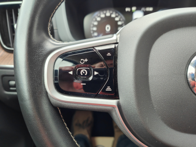 Volvo XC60 T8 TWIN ENGINE AWD PHEV CARPLAY CUIR SUSPENSIONS PNEU